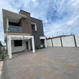 Teddy's Villa、Ogbojoのホテル