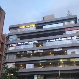 Hotel Sky point, hotel v destinácii Ahmedabad