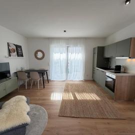 New apartment near Frankfurt with Parking space, Terrace and Self-Check In, hotel em Langen