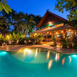 OASIS by Four Twenty, khách sạn ở Chalong