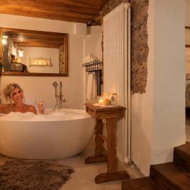 La SUITE delle Scuderie di Casa Bernardi con Vasca Freestanding, PetFiendly con Area Cani