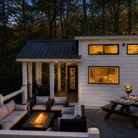 Private Luxury Tiny Home w King Suite & Fire Pit，布萊爾斯維爾的飯店