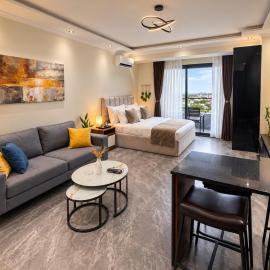 8th-Floor Studio with Rooftop Pool in Cantonments, hotell i Cantonments