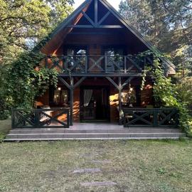 Domek w lesie, hotel sa Baliki