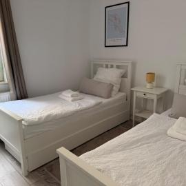 Komfortables 3-Zimmer-Apartment mit Balkon und Garten - Bovenden，Bovenden的飯店