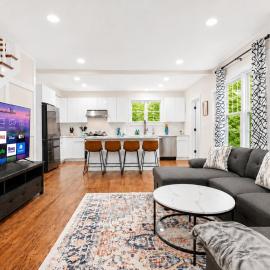 Luxe 3BR | Free Parking | Harvard/BU | ROKU TV