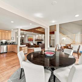Large Family Ski Vacation Home minute from Vail&BC
