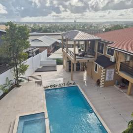 Marryat Escape Spacious 4 Bedroom Retreat with Pool & Views