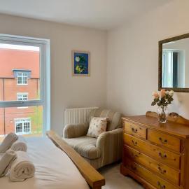 Pass the Keys Modern Penthouse Style Apartment in Haddenham