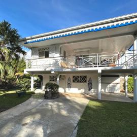 Fare Arava Huahine, hotel i Huahine
