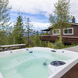 Wonder-View Lodge with Private Panoramic Mountain Views โรงแรมในแบล็กฮอว์ก