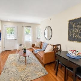 2BR Townhouse Near Harvard & Central Private Ent
