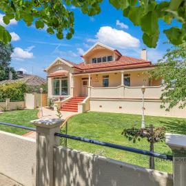 Llewoh on Crofton - Echuca Holiday Homes