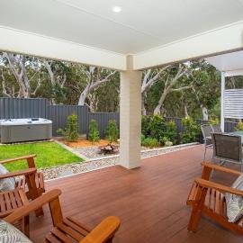 Havenwood - Pet Friendly - Spa & Community Pool, Hotel in Callala Beach