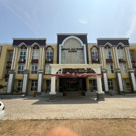 Hotel Asrama Haji Mamuju โรงแรมในKarema
