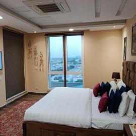 The Perfect Blend of Price and Comfort in GCM laxor Stay in Prime location