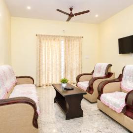 2bhk Apartment with Balcony, AC, TV , Hot Water and Parking, SV Homestay