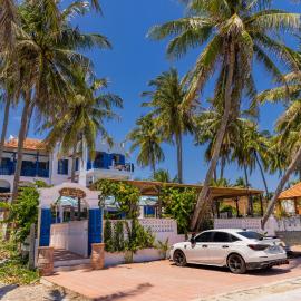 4BE Coco French Style Beachfront Villa – hotel w mieście Ðông Hai (2)