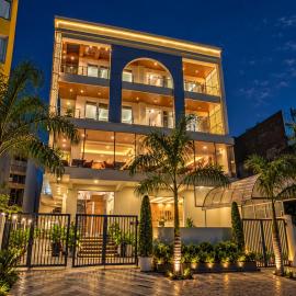 Saltstayz Premier Noida Sector 135 Expressway、ノイダのホテル