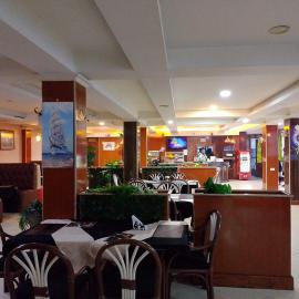 Generis Hotel โรงแรมในMolo