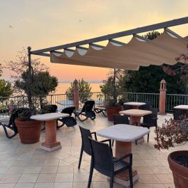 Hotel Astoria, hotel in Garda