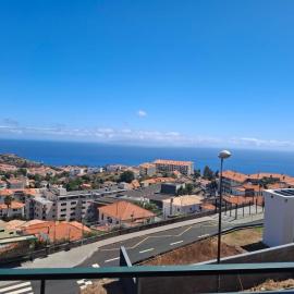 Azenha View, hotel in Caniço