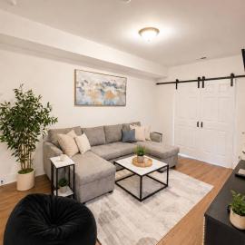 2BR,1BA WiFi Parking Full Kitchen