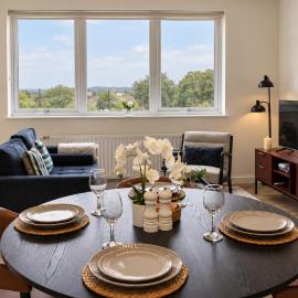Little Haven Thames view Free Parking Closer to Heathrow, hotel di Staines