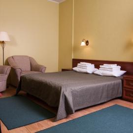 Mini-hotel on Geroiv Energetykiv Street 18, מלון בקייב