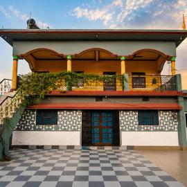 Devbhoomi Stay, hotel i Kota Bāgh
