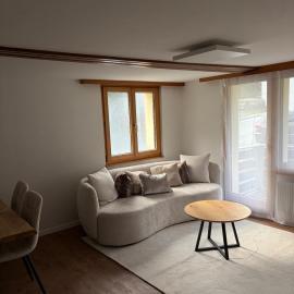 Neue Wohnung mit Balkon & nahe Bushaltestelle nach Saas-Fee