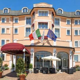 Green Hotel, hotel u gradu Setimo Torineze