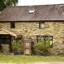 Converted Granary on a rural small holding, hotel a Cross Inn
