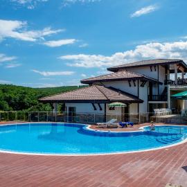 St George Apartcomplex، فندق في شكوربيلوفتسي