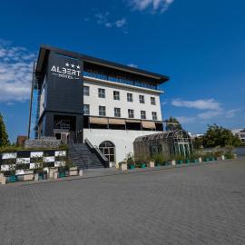 Albert Hotel: Ploieşti şehrinde bir otel