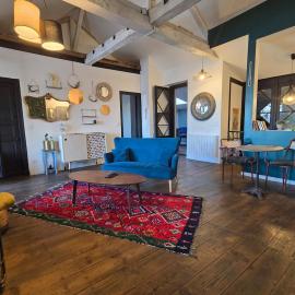 Magnifique appartement avec terrasse et spa, hotel a Pau