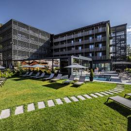 Cristallo Wellness Hotel, hotel u gradu Aprika