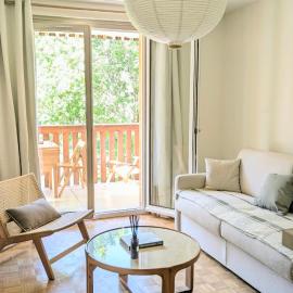 Studio neuf au pied des pistes, Sauze, Enchastrayes