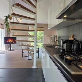 Beach & Dunes Bungalow with private garden and parking by NoordwijkMeer