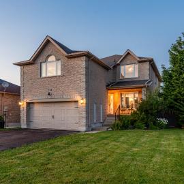 Entire 6 bedroom House 16 guests PS5 Pool table 300 Games Arcade Cabinet