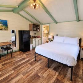 Room 17- Queen Suite-Woodland Motor Lodge