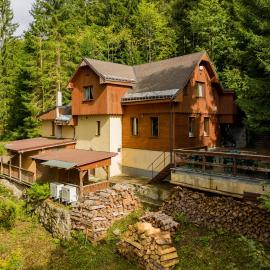 Horská Chalupa Nad Zubačkou, hotel a Desná