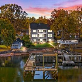 Lakefront Estate Huge Dock Theater 2 Kitchens