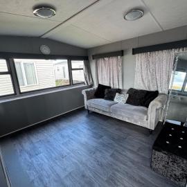 Glamorous Caravan by the sea at Harts, Leysdown