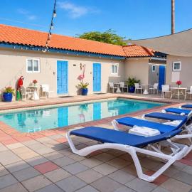 Aruba Oasis with Pool King Bed, hotelli kohteessa Paraguaná