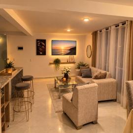 Moderno 2 hab, cerca Malecón, Piscina, BBQ, Co-wk