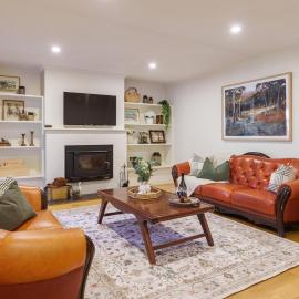 Peaceful 4-Bedroom Vineyard Retreat in Hahndorf، فندق في هاندورف
