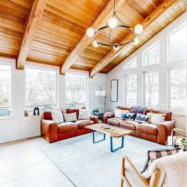 Three-Story Slopeside Townhome w Brand New Jetted Tub
