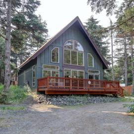 Girdwood Lodge w Sauna Near Alyeska Resort
