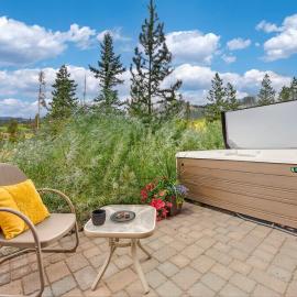 RidgeView Retreat Steps to Hideaway Park and Town